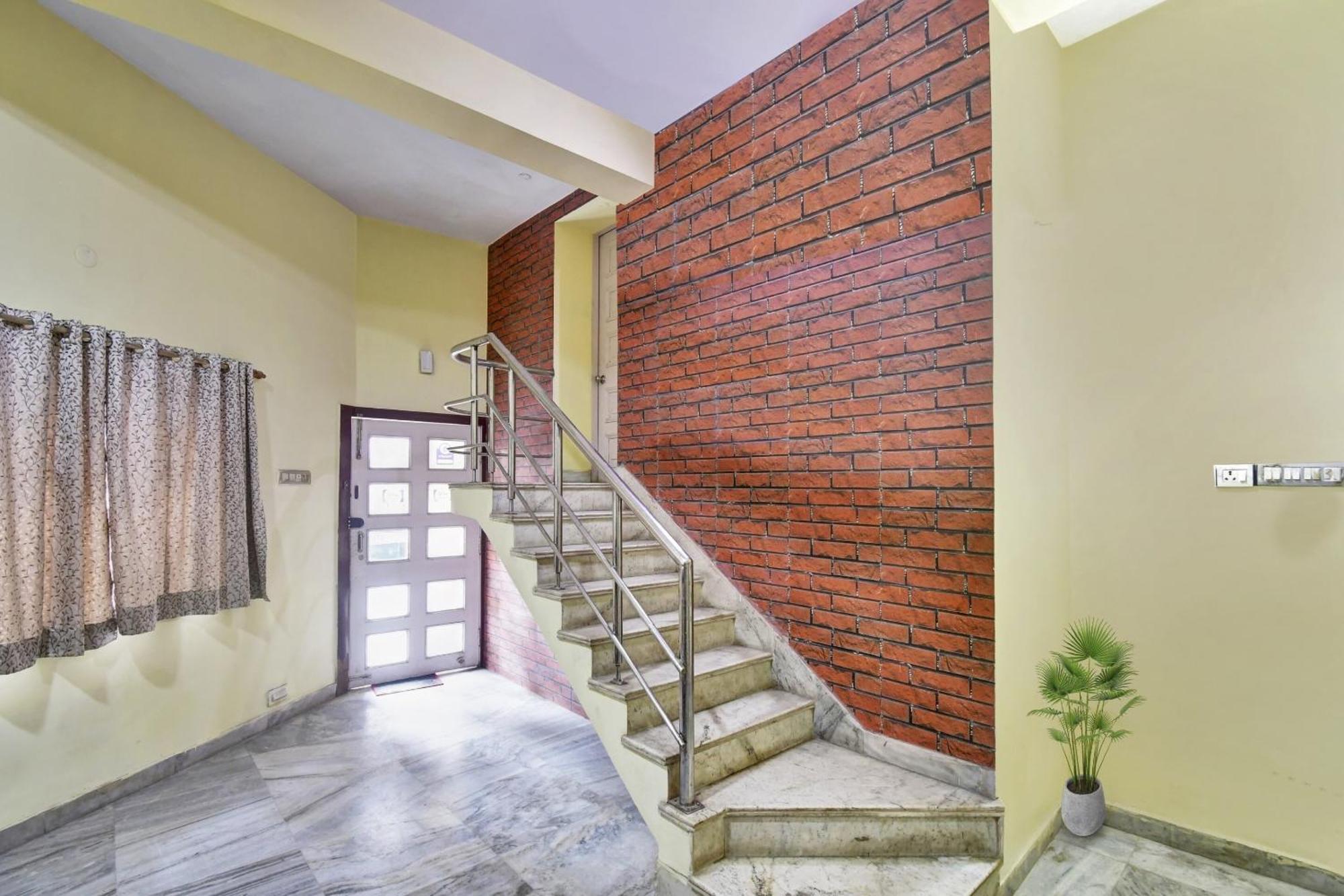 Hotel O R A Homestay Near Acropolis Mall كولكاتا المظهر الخارجي الصورة